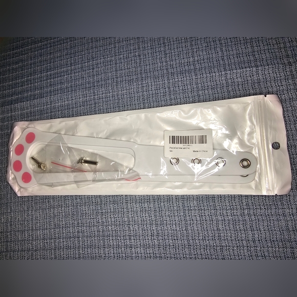 Set of 2 New Adjustable Cat Door Latch - Picture 1 of 6